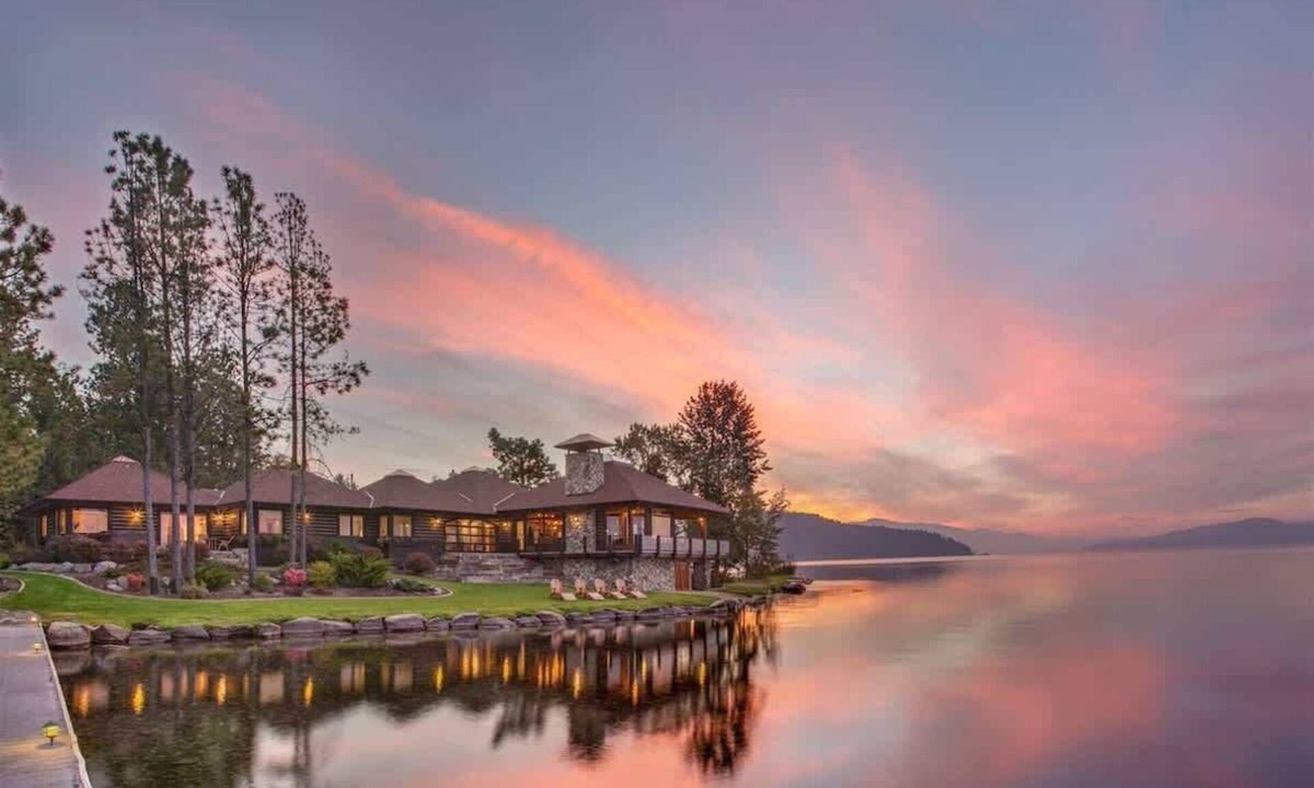 Sandpoint House | Exceptional Luxury, Private 365` Waterfront Home