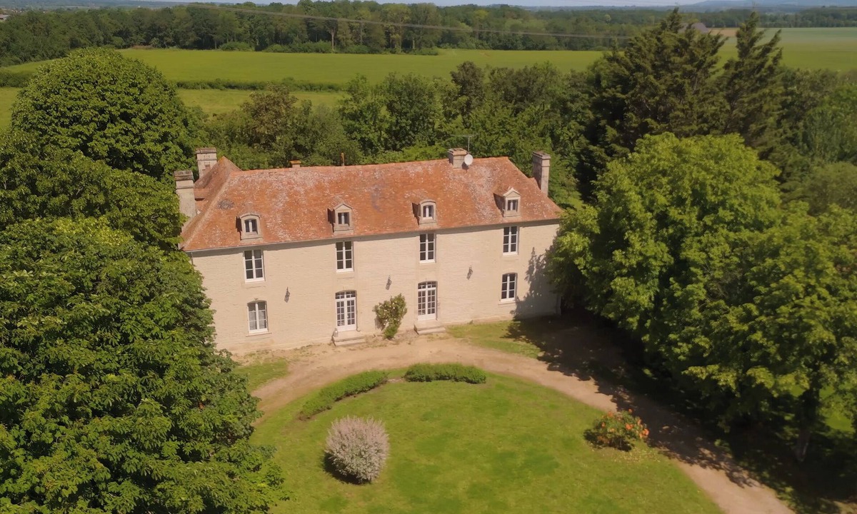 Argences House | Exceptional Manor House in Normandy – 6 En-suite Bedrooms – History & Elegance
