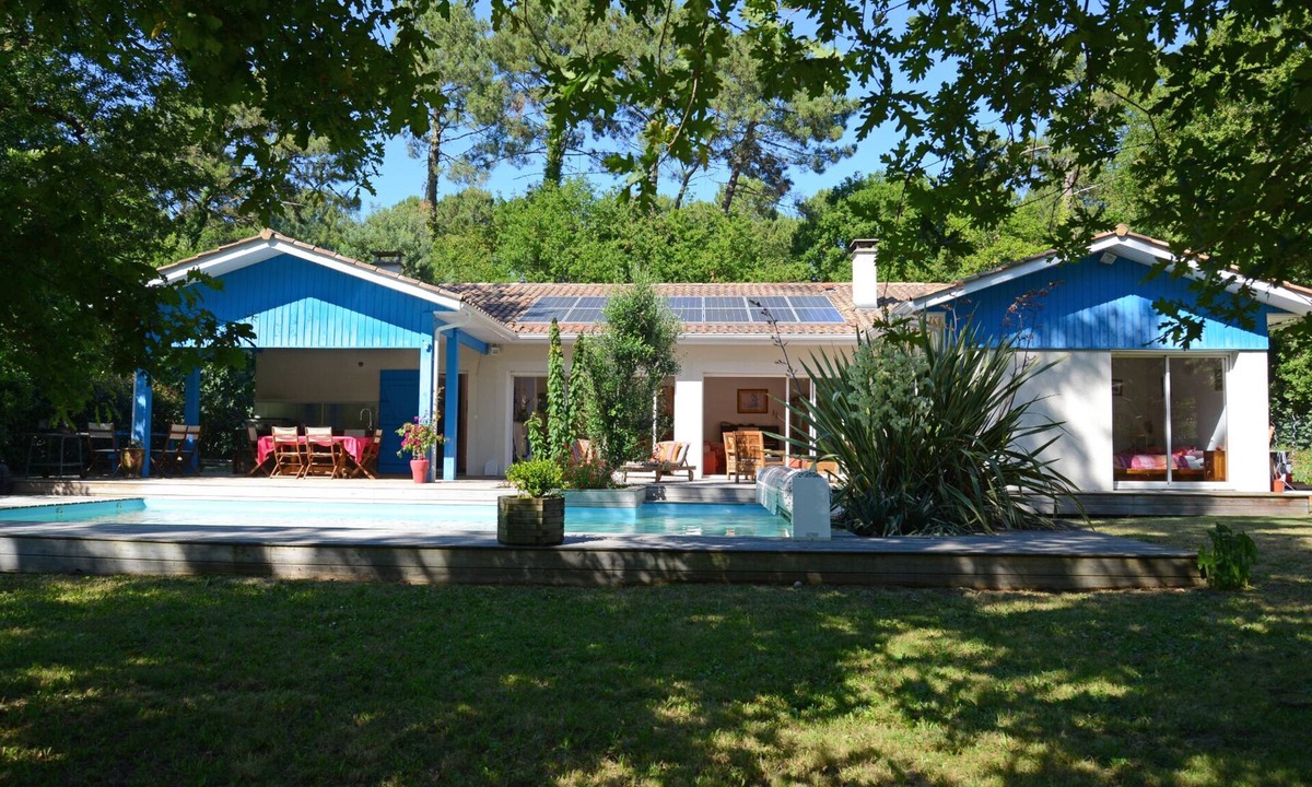 Biscarrosse Villa | exceptional, quiet, golf on 27 holes character villa, heated pool