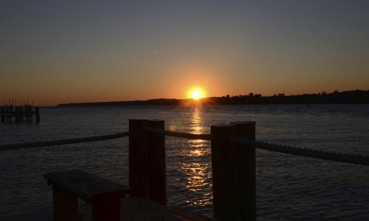 Chesapeake City House | Exceptional River Front Family Retreat! - Dock, Private Beach & Bungalows