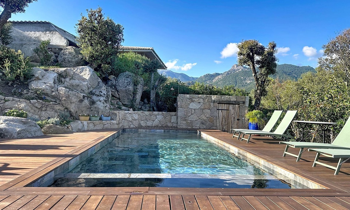 Sotta Villa | Exceptional sheepfold with heated pool, close to amenities
