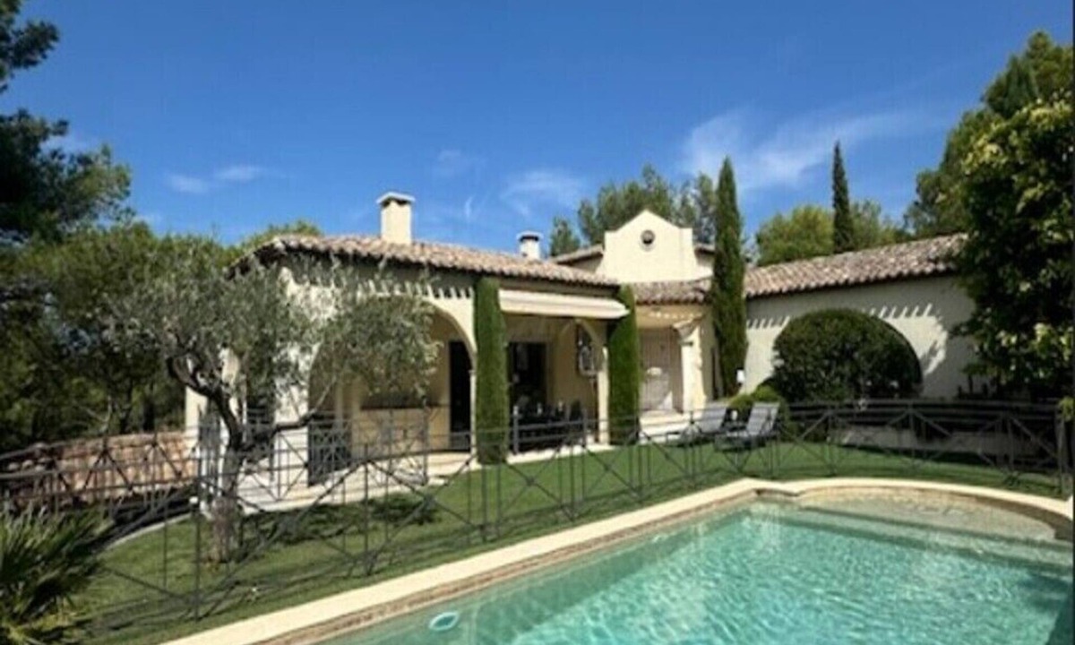Cavaillon Villa | Exceptional villa in Provence's Luberon region with a pool and breathtaking views