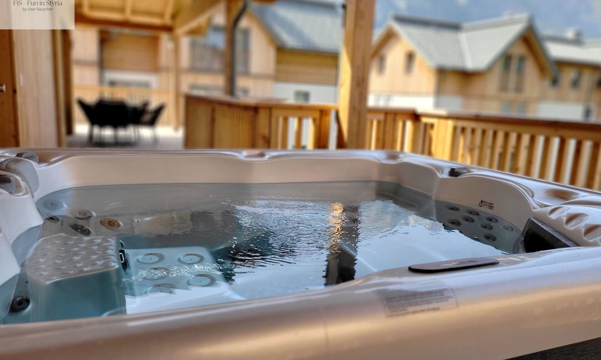 Tauplitz Apartment | Exclusive penthouse apartment Bergkristall with whirlpool, sauna and mountain vi