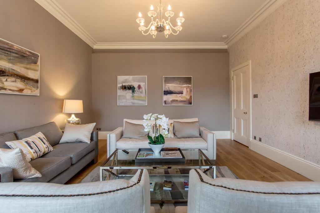 West End Apartment | Exclusive 2 Bed, Free Private Parking, in West End