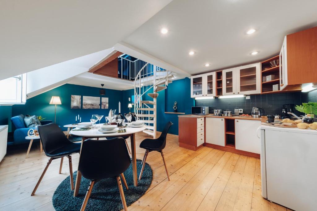 Andel Apartment | Exclusive 2 floor design studio