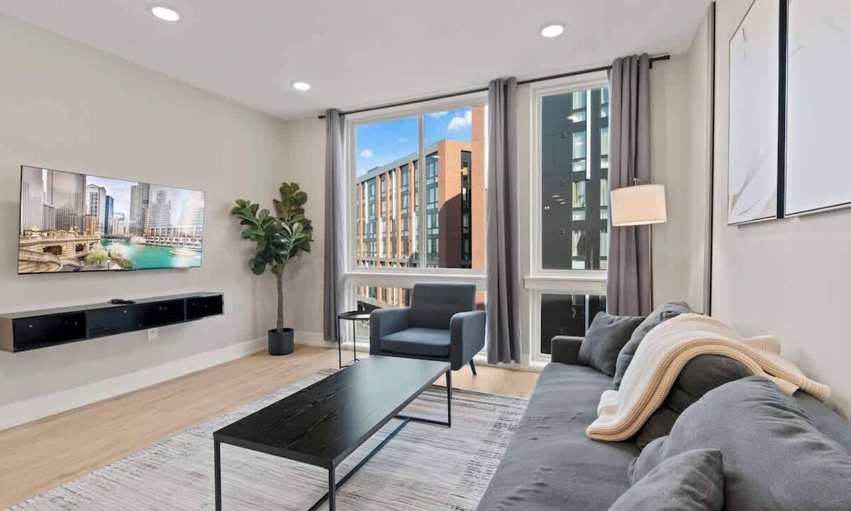 Northern Liberties Apartment | Exclusive 2BR Philly Apartment with Space for 8