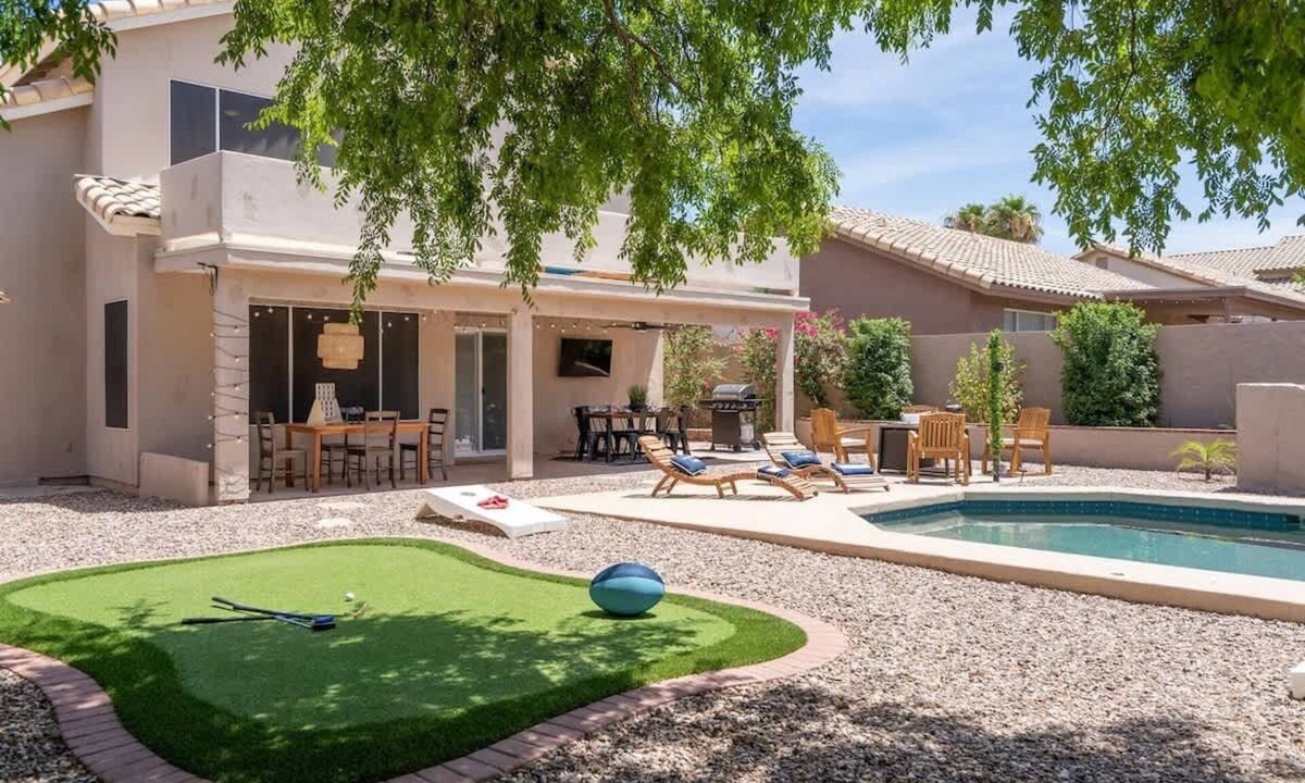 East Mesa House | Exclusive 5BR: Pool, Fire Pit & Games