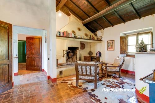 Castelfranco di Sopra Apartment | Exclusive apartment with fireplace