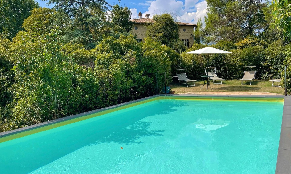San Brizio Villa | exclusive beautiful villa plus pool, grounds and pool house - sleeps 12 guests