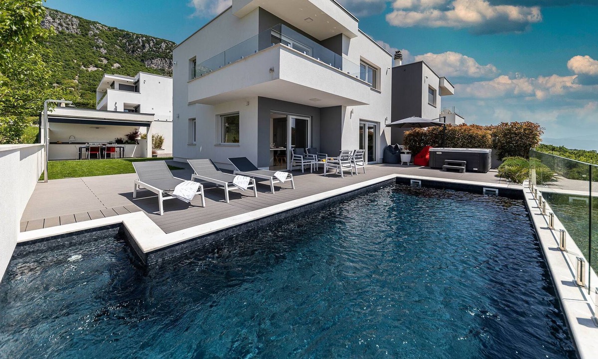 Grizane Villa | Exclusive.. Charming. Relaxing. Comfortable. Strong Features of Villa Ena