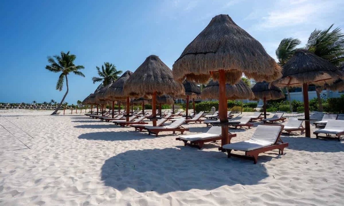 Playa Mujeres Apartment | Exclusive Condo | 2BR | Pool & Beach Access