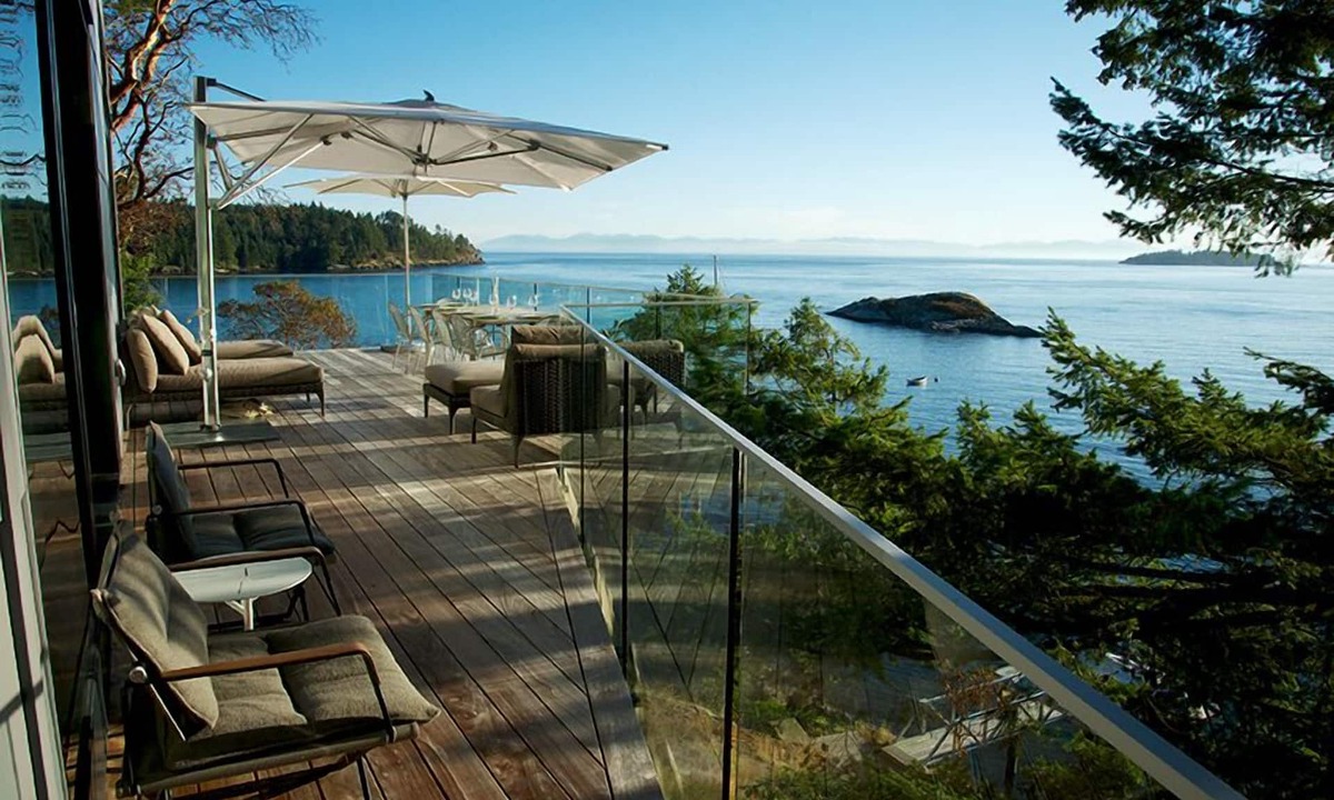 Bowen Island House | Exclusive Oceanfront Bowen Island Beach House. Peaceful & Private beach access.