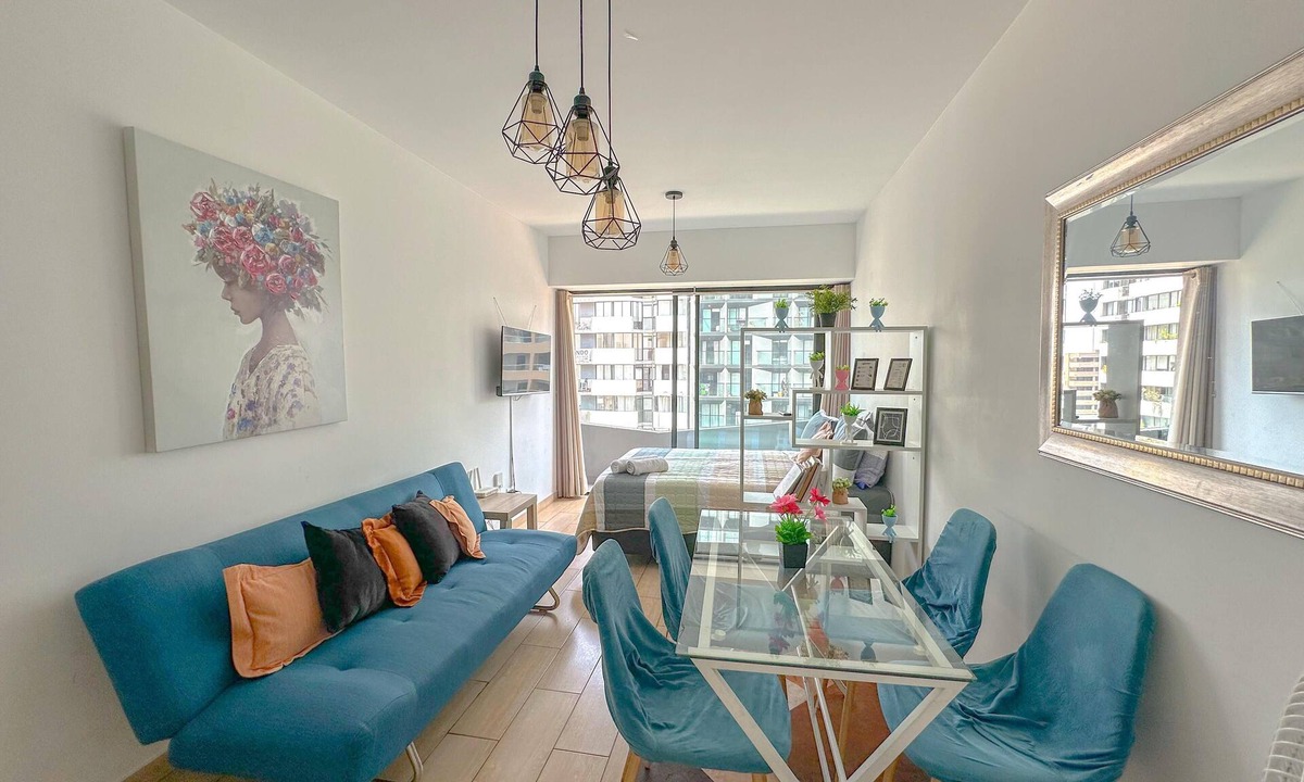 Lince Apartment | Exclusive, One Step Away from San Isidro (1302)