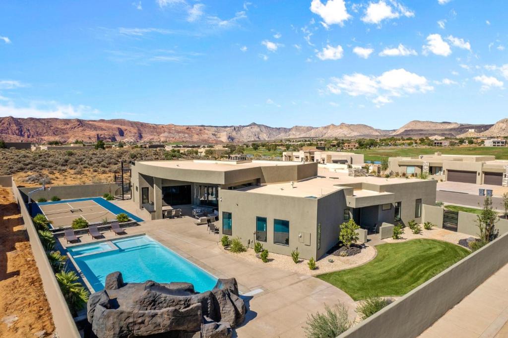 St. George House | Exclusive Pool Villa