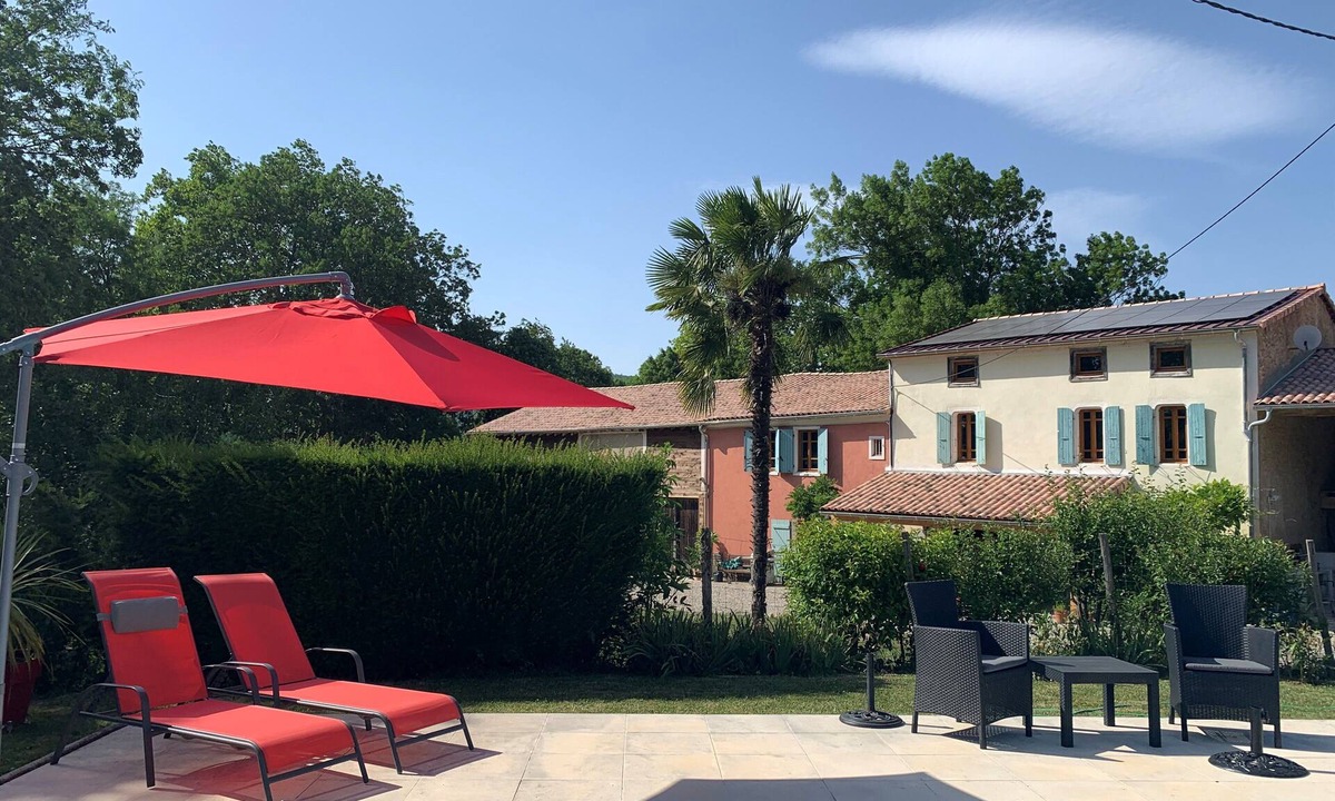 Coutens House | Exclusive renovated gite in rural setting with heated pool near Mirepoix