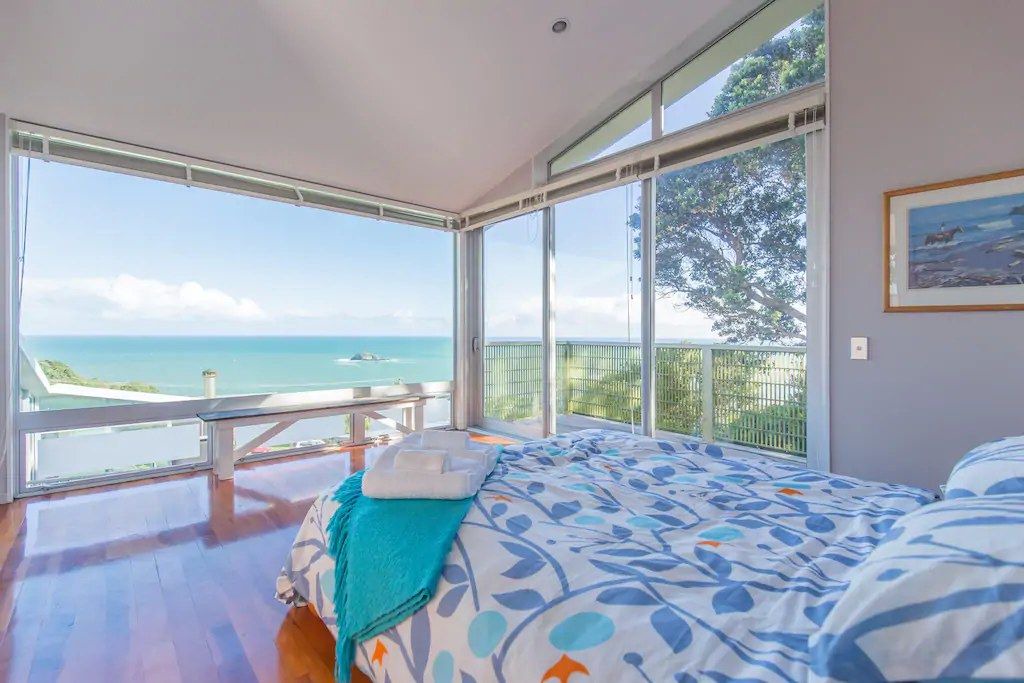 Muriwai House | Exclusive Sanctuary on the West Coast
