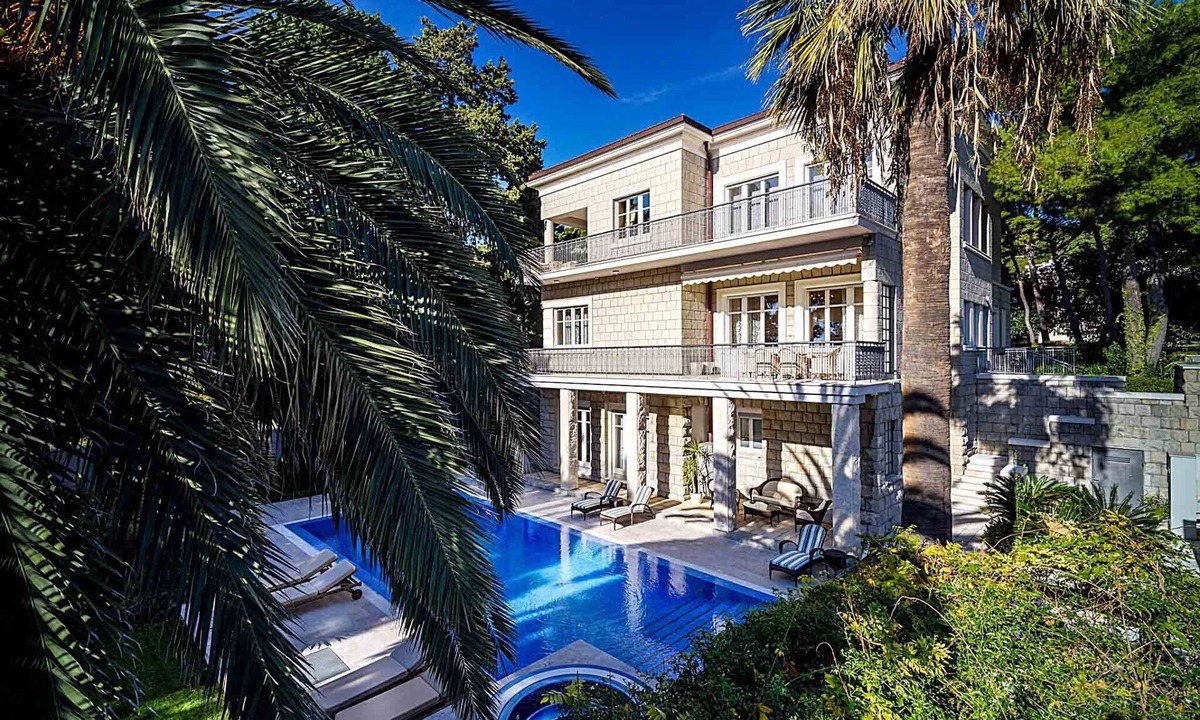 Split Villa | Exclusive Seafront Villa | 5 Bedrooms | Villa Mestro | Outdoor Pool