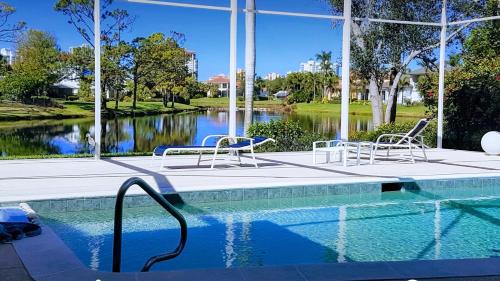 Park Shore House | Exclusive Villa - Lakeside, 4 Minutes to Private Beach