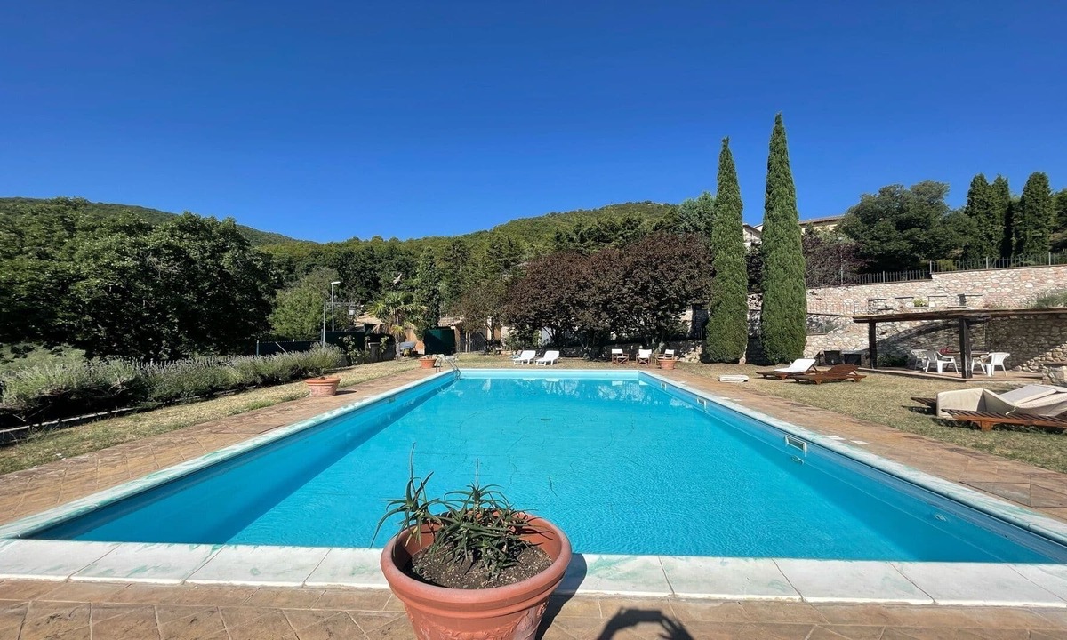 Colpetrazzo Villa | EXCLUSIVE VILLA, POOL, GROUNDS - SLEEPS 8