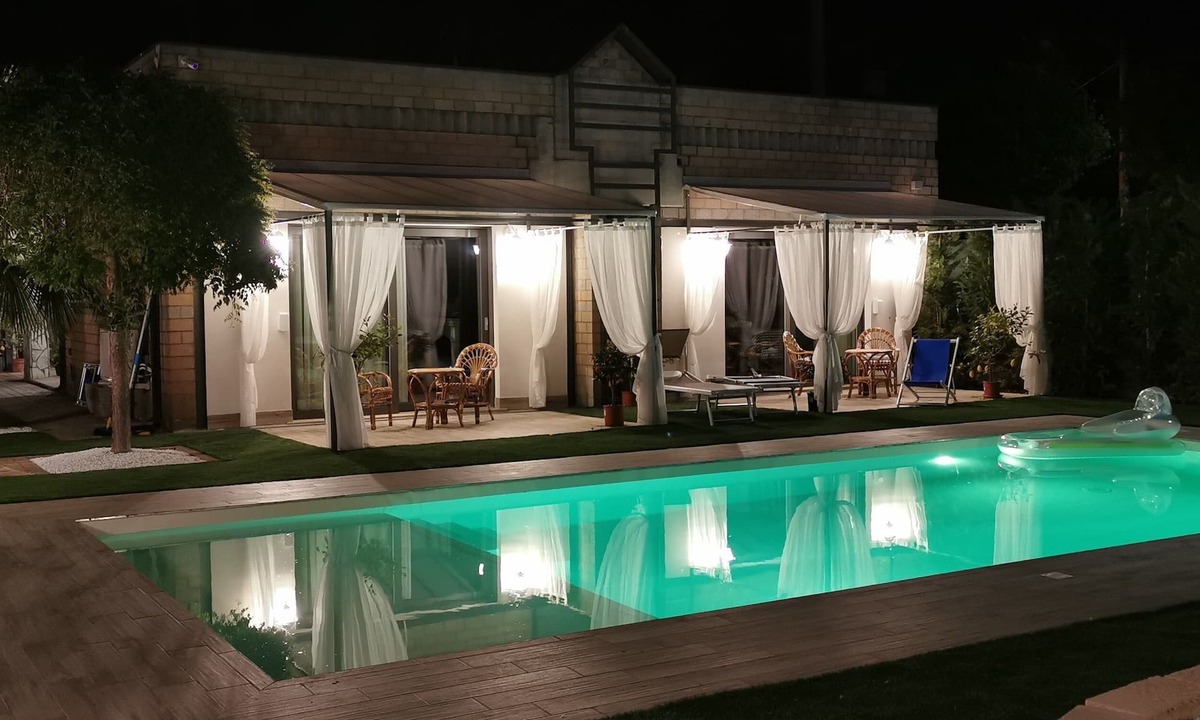 Castelbaldo Villa | Exclusive Villa with Private Pool Sleeps 12 - 6 Rooms