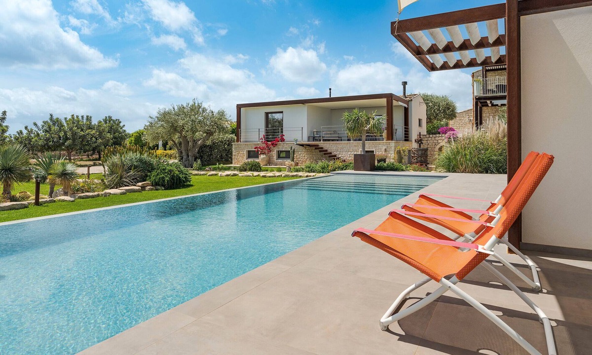 Rosolini Villa | Exclusive villa with large private pool in Rosolini - DiCasaInSicilia