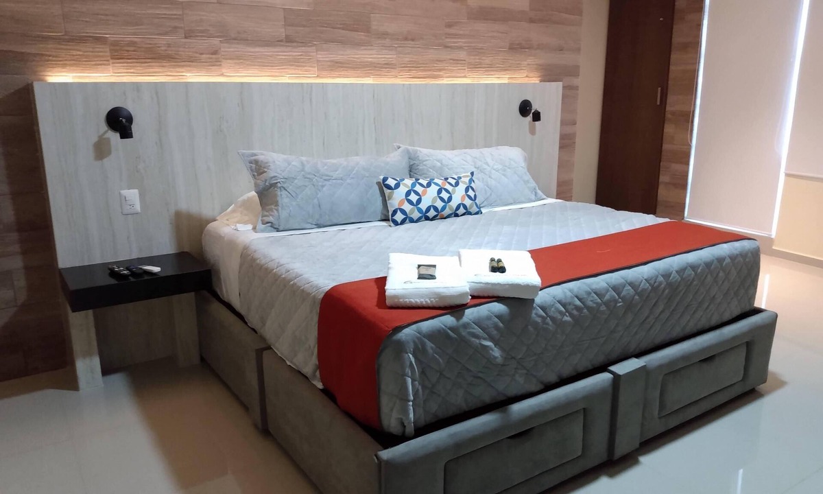 Malecon Hotel | EXECUTIROOMS Veracruz
