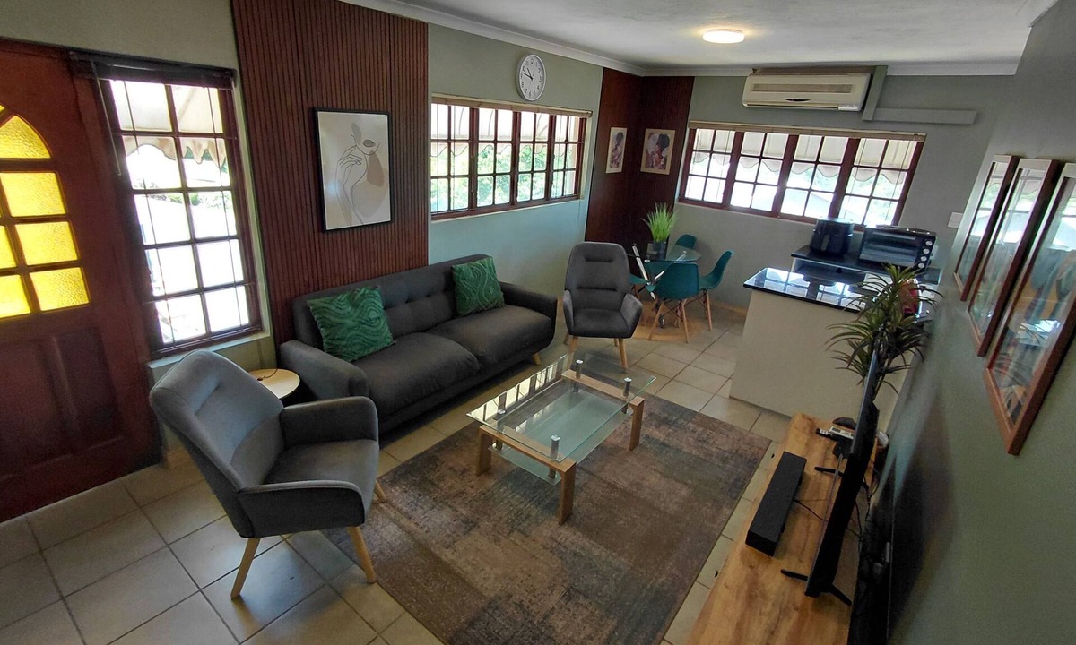 Ethekwini Apartment | Executive Chic Flat with Stunning Views