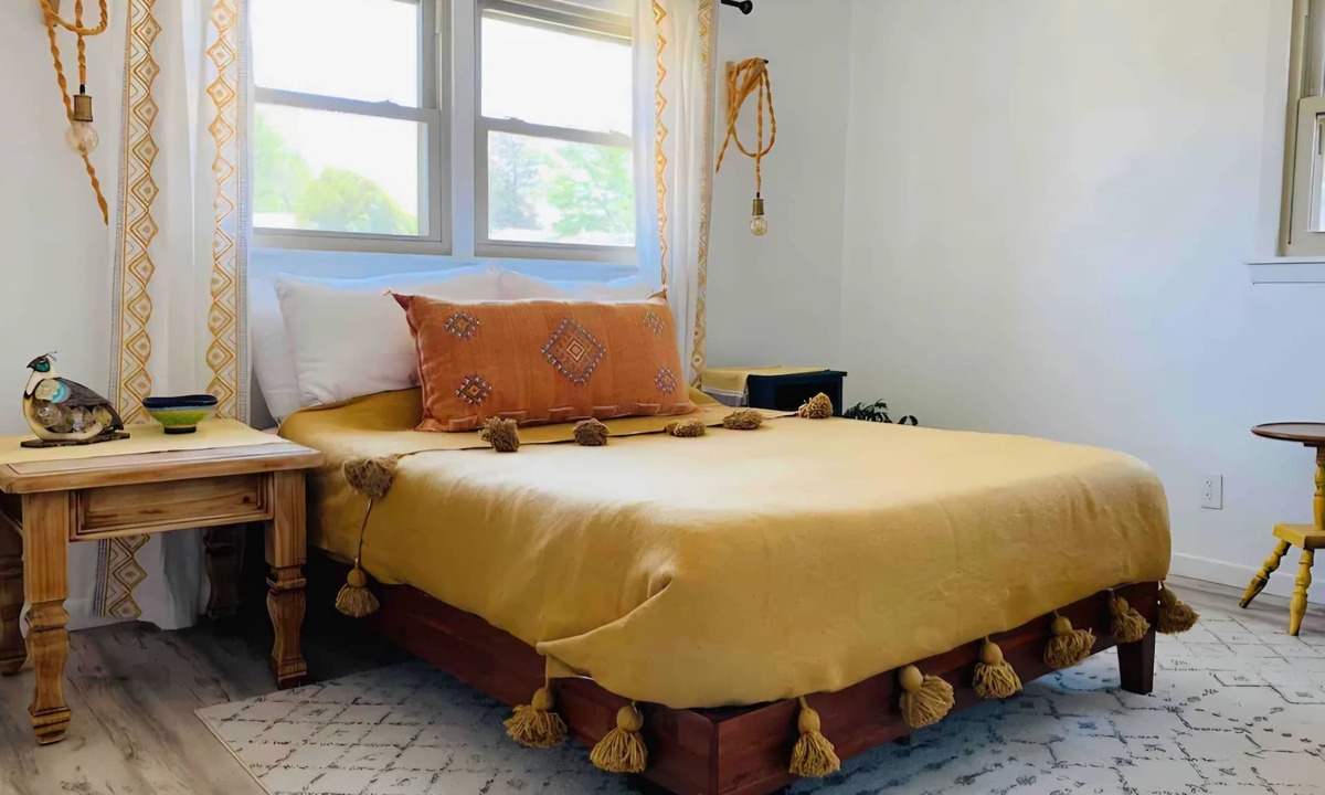 Amarillo House | Executive Home 3bdr Hot Tub Trail Mill Fire Pit Western Chic! Pets welcome