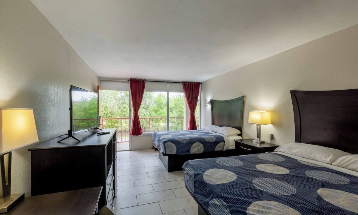 Beeville Hotel | Executive Inn Beeville US 181 By Capital O