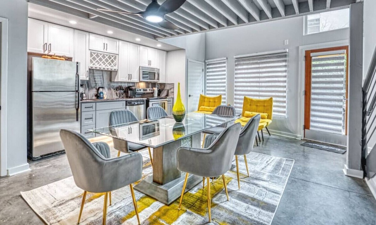 Old Fourth Ward Condo | Executive Living & Work space w/ Gigabit Internet