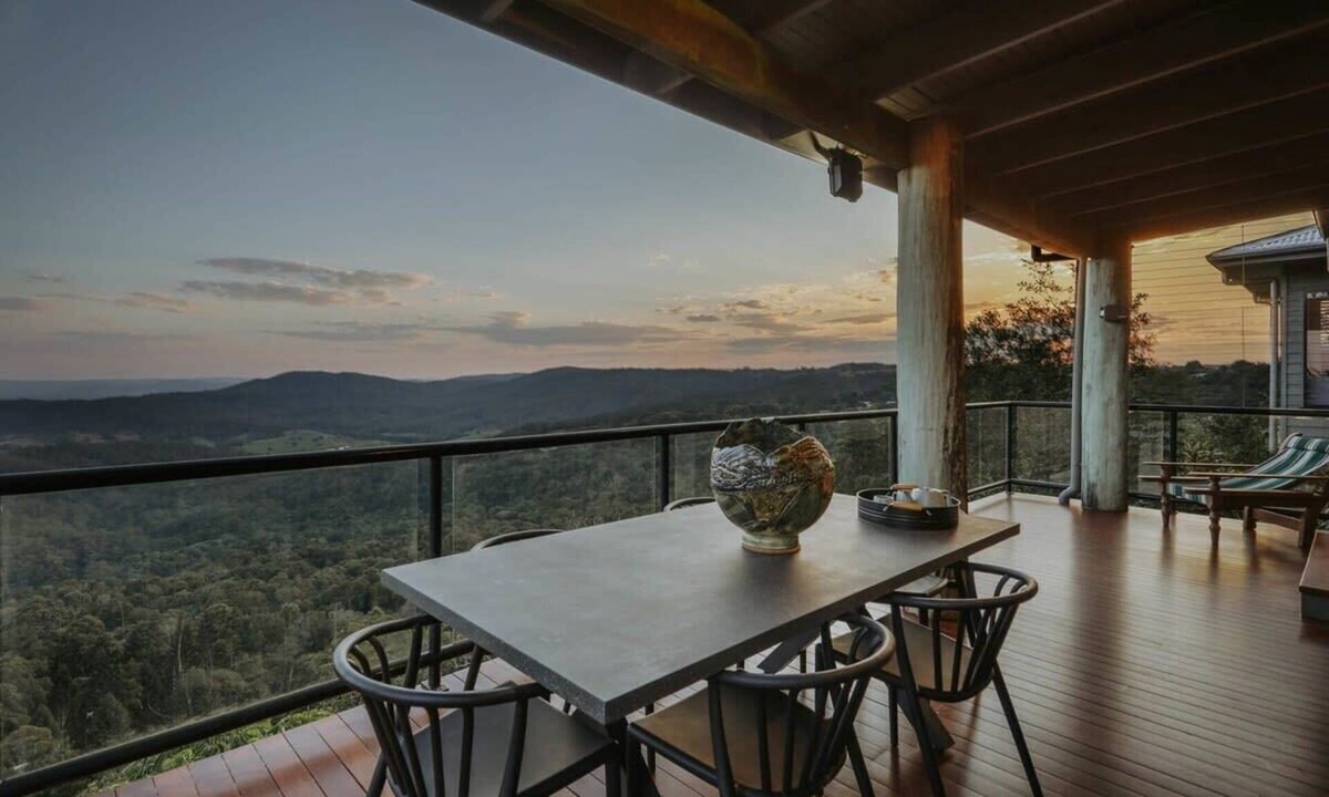 Maleny House | Executive Luxury at Eyrie Lodge - Maleny