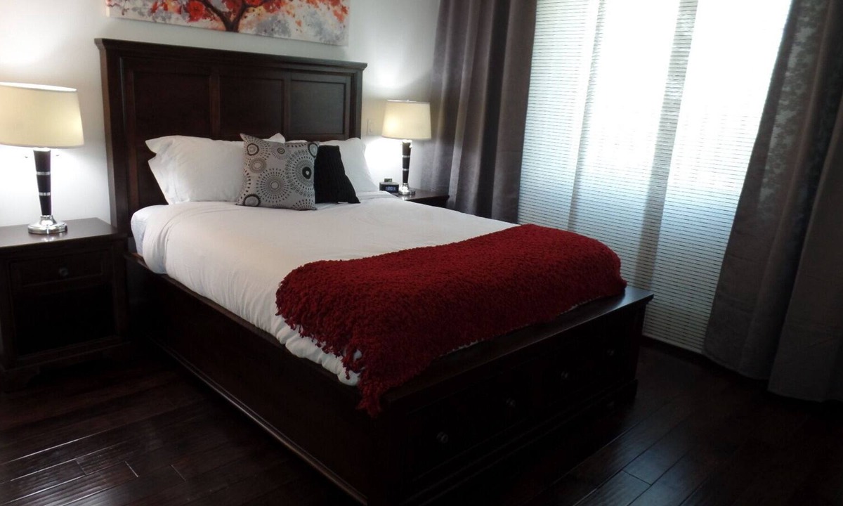 Victoria Park Condo | Executive Luxury Rental Within Walking Distance To Stampede Park And Downtown
