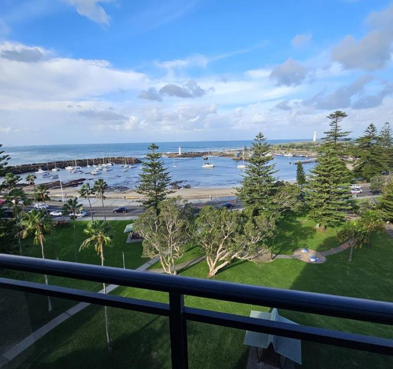 Wollongong Apartment | Executive Penthouse Apartment