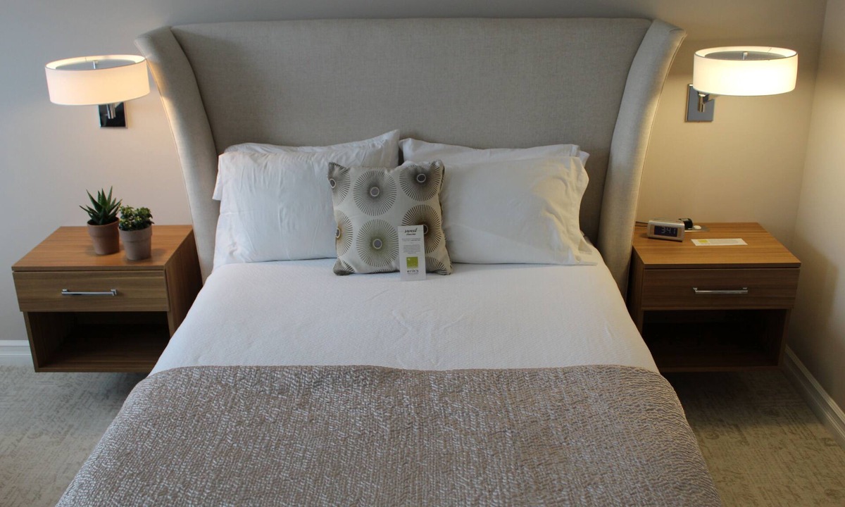Edina Hotel | Executive Queen Room in Charming Minneapolis Boutique Hotel