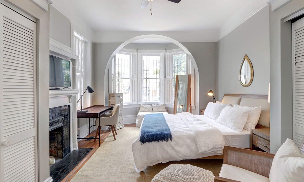 Savannah Victorian District Apartment | Executive Rental for Extended-Stays, Pool Access