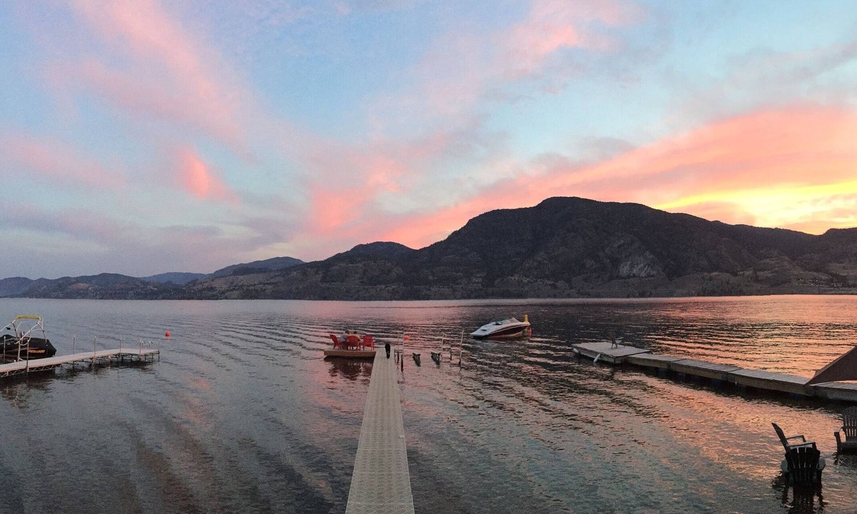 Okanagan-Similkameen House | Executive Skaha Lake Waterfront Home-Sandy beach- Dock-Boat Moorage-4 bdrm