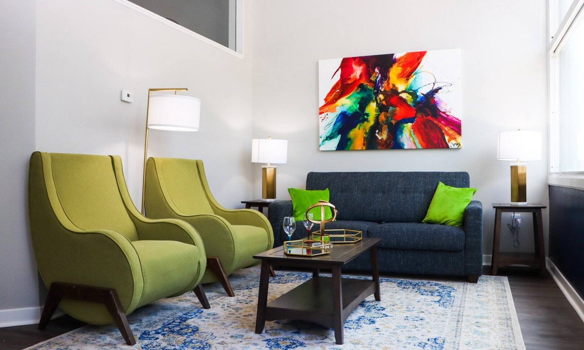 Wholesale District Apartment | EXECUTIVE STAY+KING BED+WIFI+W/D+PETS