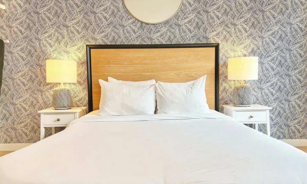East Village Apartment | Executive Suite | 3 Blocks from Gaslamp Quarter