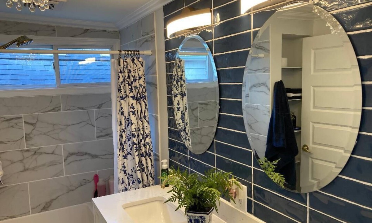 Taylor House | EXECUTIVE SUITE, KITCHEN, BATH, LAUNDRY, & DIRECT TV