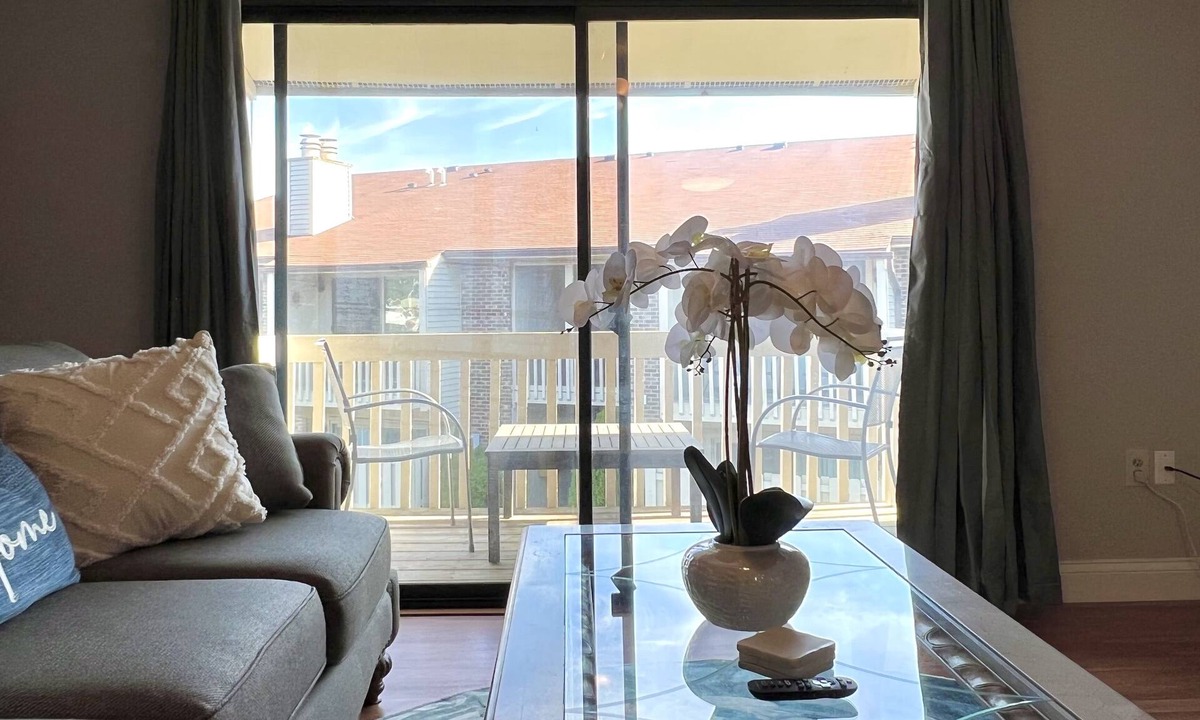 Vandalia Condo | Executive Suites - 2 bed/2 bath - A part of the Uptown Collective