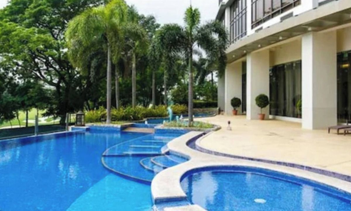 Bonifacio Global City Condo | Executive Suites Bellagio Golf View Residences