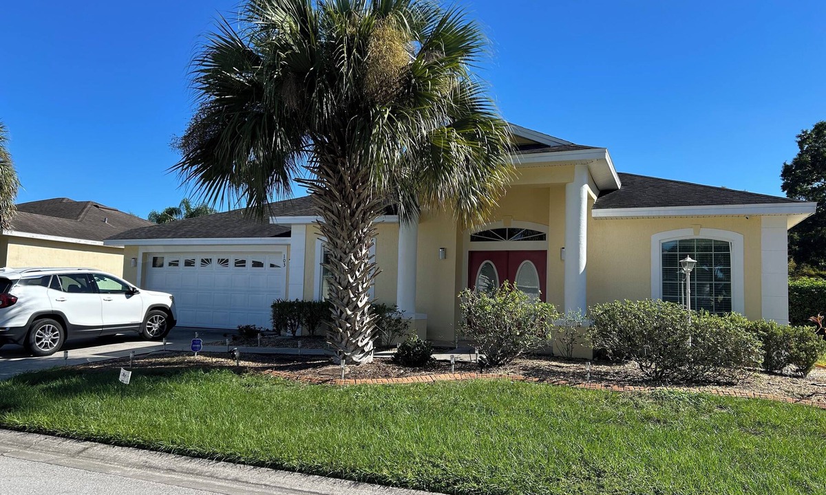 Bridgewater Crossing Villa | Executive Villa with lake views and south facing pool 4 bed 3 bath near parks