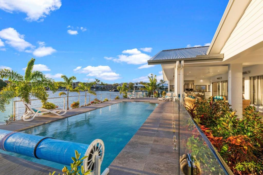 Mooloolaba House | Executive Waterfront Home