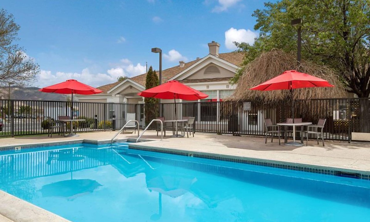 Reno/Tahoe Airport Hotel | Exhilarating escapade! Unit with Fully-equipped Kitchen and FREE Breakfast!