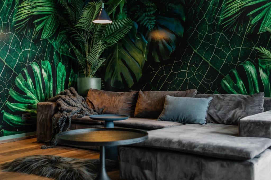 Eschollbrucken Apartment | Exklusive Design Appartement Palm Paradise Neubau