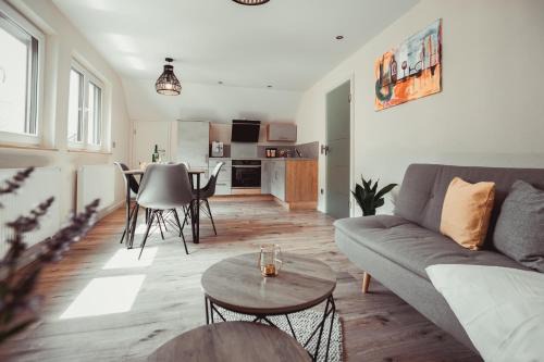 Senheim Apartment | Exklusive Ferienwohnung an der Mosel - Top Ausstattung - Dachterrasse - E-Ladestation - Netflix