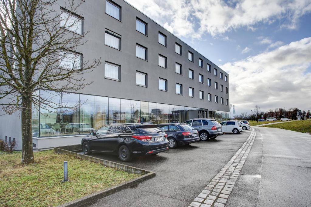 Ostfildern Hotel | eXo Fly Level 4 Hotel Stuttgart-Flughafen