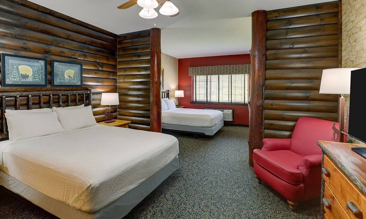 Columbia Hotel | Expanded Queen with Kitchenette & Closet! Stoney Creek Columbia
