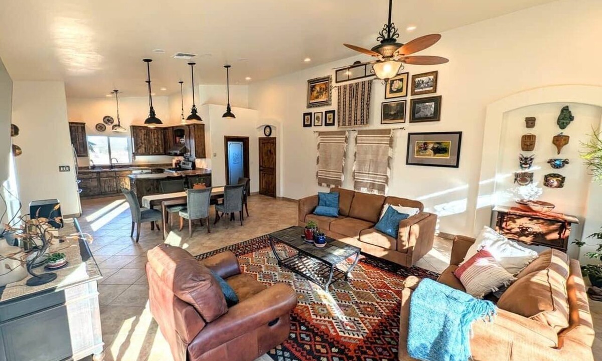 Cochise House | Expansive ranch house w/ guest suite for groups