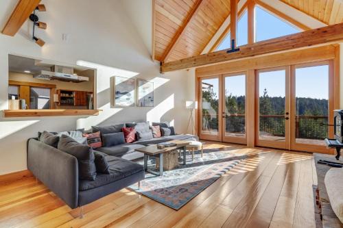 Little River House | Expansive retreat with ridge top views & hot tub